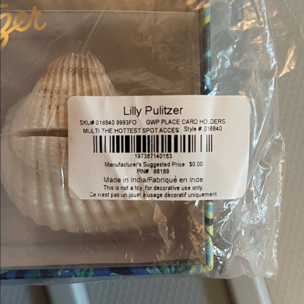 NIB Lilly Pulitzer Cream Seashell Place Card Holder Set with place cards - Picture 2 of 3